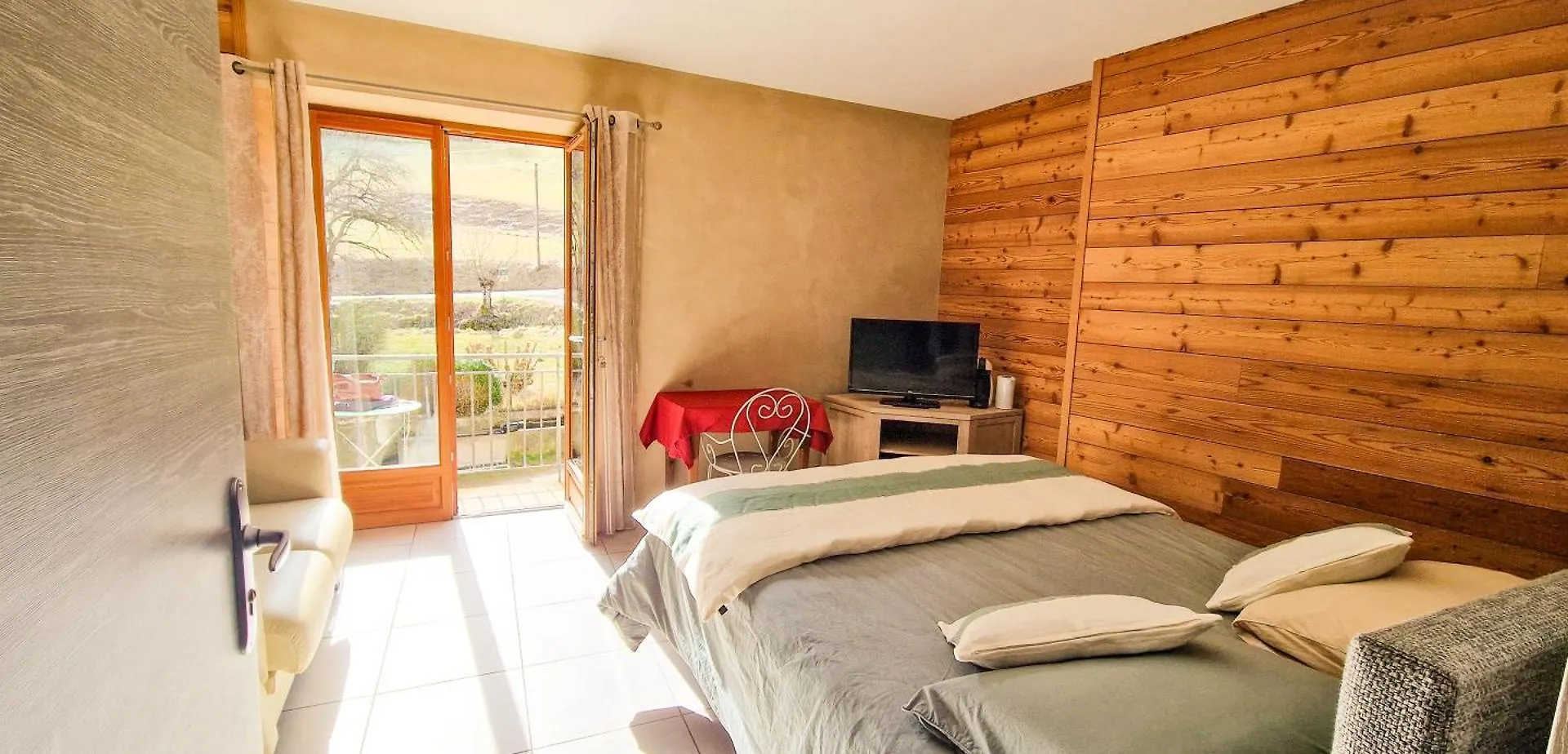 Les Clarines Perceneige - Chambre D'Hotes Vue Sur Montagne & Spa Saint-Jacques-en-Valgodemard 3*,  Franciaország