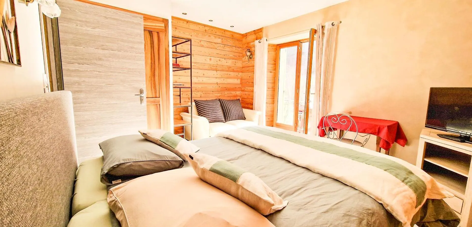 Les Clarines Perceneige - Chambre D'Hotes Vue Sur Montagne & Spa Saint-Jacques-en-Valgodemard Franciaország